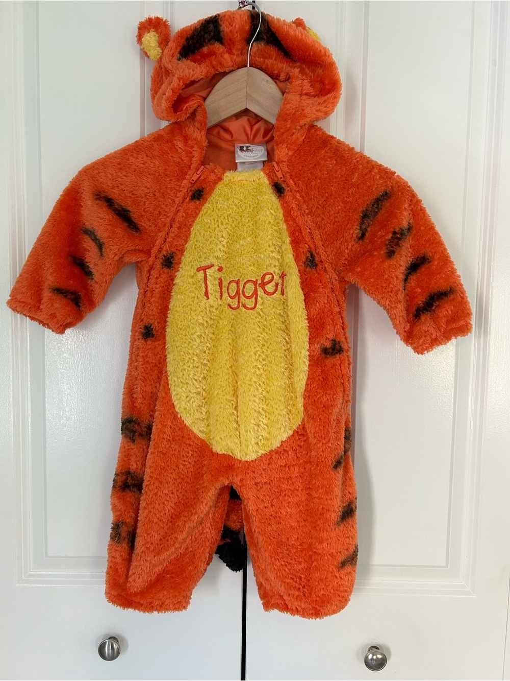 Vintage Disney Store 6-12 months Tigger costume zippers Halloween